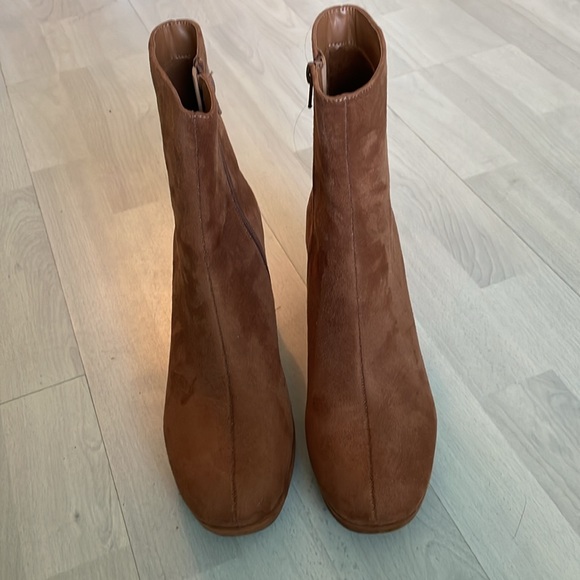 Camel color Platform faux suede boots - Picture 4 of 4